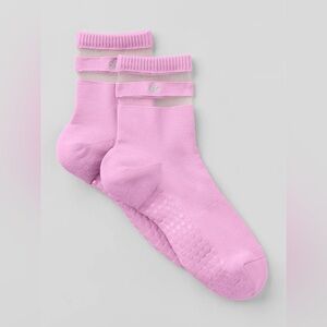 NEW - Candy Heart Pink - ALO Yoga Pulse Grip Socks - S/M
